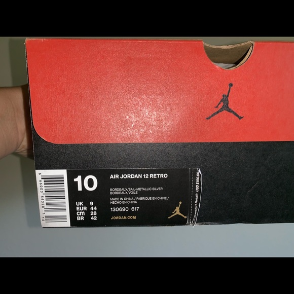 Jordan 12 maroon lightly used like new - Picture 3 of 3